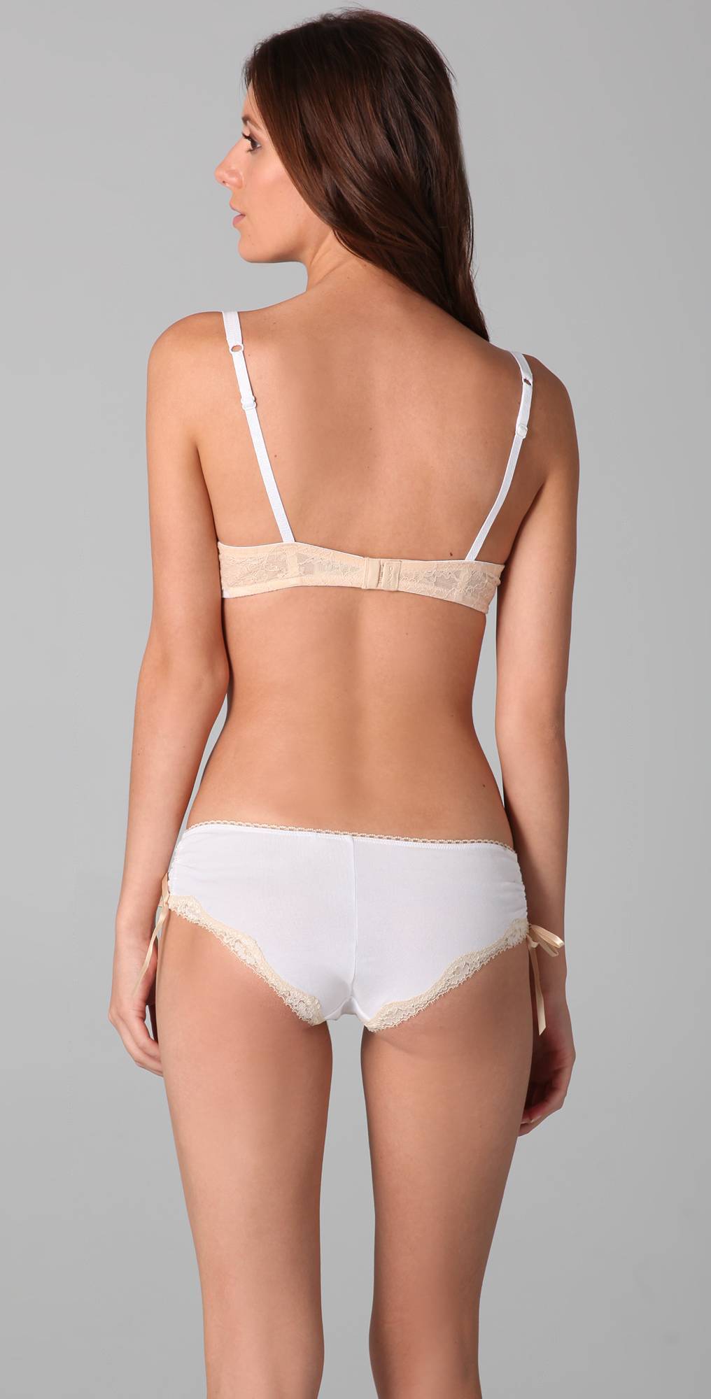 内衣高清写真图片　Alejandra Guilmant - Swimwear for Shopbop